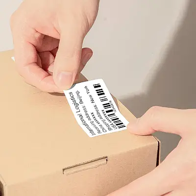 нанесення самоклейки